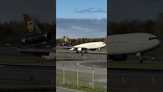 McDonnell Douglas MD11 UPS Soft landing [upl. by Lekym937]