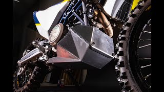 Installation of Skidplate EVO2 with toolbox for KTM 690 Enduro  Husqvarna 701 by RADEGARAGE [upl. by Dimitris]