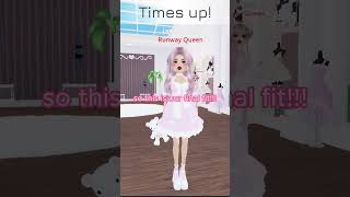 DTI WITH ONLY 4 ITEMS 😭😭  roblox dti dresstoimpress rolbloxdti [upl. by Delgado]