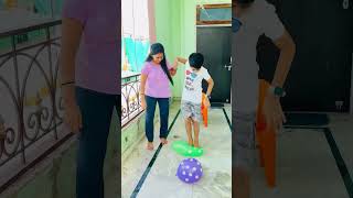 Mumma mujhe bhi balloons fodne hai 🥰❤️shorts youtubeshorts maakijaan ￼ [upl. by Trembly]