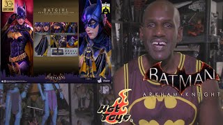 Hot Toys Batman Arkham Knight Batgirl Purple and Gold Version Sixth Scale Figure Preview [upl. by Halilak]