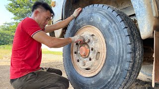 Auto Repair Rescue and Replace new tires for Cement Truck by skill [upl. by Urbano]