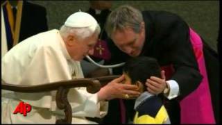 Raw Video Boy Sneaks Past Papal Security [upl. by Amal]