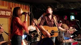 Mo Pitney amp wife Emily quotSTORMS NEVER LASTquot The Station Inn Nashville TN February 19 2019 [upl. by Dow]