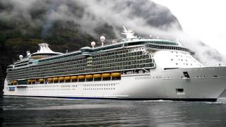 Independence of the Seas does a 180 turn in SMALL Norwegian fjord [upl. by Geneva]