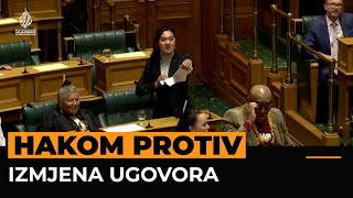 Maori hakom protiv izmjena ugovora s britanskom krunom [upl. by Jessamyn]