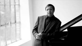 Mozart  Piano Concerto No 18 in Bflat major K 456 Murray Perahia [upl. by Kalvin440]