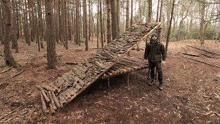 SHACK SHELTER  BARK ROOF LOG CABIN NOTCHES AXE SAW BUSHCRAFT [upl. by Petras]