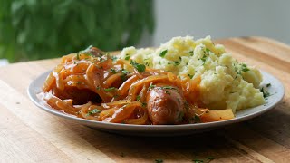 Bratwurst mit Zwiebelsauce Rezept  Bratwurst Sausages with Onion Gravy Recipe  ENG SUBS [upl. by Omarr977]