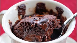 BROWNIE DE CANECA NO MICROONDAS  RECEITA DE MINUTO 😋 [upl. by Herrick]