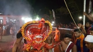 Kandanar Kelan Theyyam  Pookoti Tharavadu Kannapuram [upl. by Schreck869]