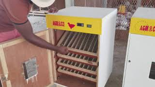 Produit local incubateur 12 volts construit en Haiti [upl. by Hanzelin]