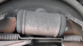 Talbot Express Motorhome Brake Cylinder Autopsy [upl. by Aehcsrop]