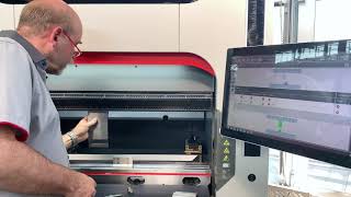 Bystronic Pressbrake features Xpert 40 amp 80 Optical Tool Detection English [upl. by Millisent]