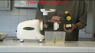 Best rated juicer  Omega 8003 juicer  easiest to use and fastest to clean  juicer review  Part 1 [upl. by Rufena]