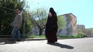 Une femme qui porte le niqab témoigne [upl. by Aubrey488]