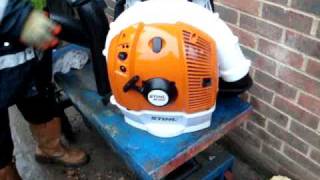 STIHL BR500 BACK PACK BLOWER [upl. by Suehtomit]