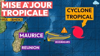 Menace cyclonique pour lîle Maurice et la Réunion [upl. by Ric385]