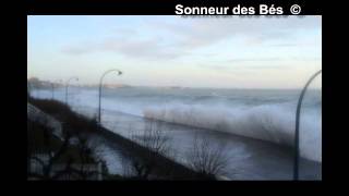 Grande Marée SaintMalo  Février 2014 Marea Hight Tide wave [upl. by Alatea304]