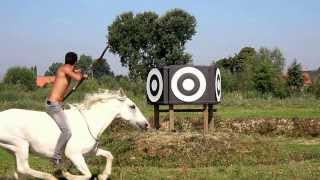 Tir à larc à Cheval en Liberté horseback Archery Archerie montée [upl. by Phillipp639]