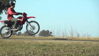 YAMAHA XTZ 125 1st gear wheelie [upl. by Sakiv]