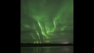 Auroras boreales deslumbran en el ártico finlandés [upl. by Lleraj]