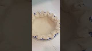 How to create beautiful Pie edges bakingrecipe pie trending youtubeshorts lovers foryou [upl. by Hynes568]