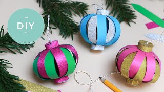 Leuk voor in de kerstboom Kerstballen maken van papier [upl. by Laehplar]