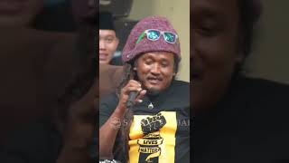 Den basito penyanyi reggae den basito nyayi gajah kupu nyeni banget gus iqdam [upl. by Melba510]