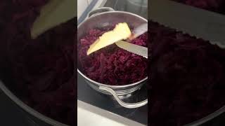 Rinderbraten mit Kartoffel Knödel und Rotkohl [upl. by Hesta]