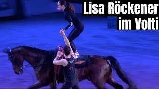 Lisa Röckener versucht sich im Volti 🤸🏼‍♀️  Galaabend AGRAVISCup Oldenburg [upl. by Parthena]