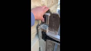 E8 DUEL AUTOMATIC GATE OPENER [upl. by Natelson691]