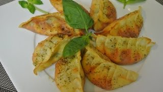 How to make pizzagyoza ピザ餃子 [upl. by Karmen]