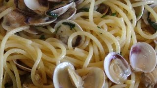 Spaghetti con le vongole fatti a regola darte [upl. by Sivatco]