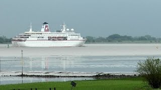 Traumschiff MS DEUTSCHLAND auf der Elbe  09052014 [upl. by Janene143]