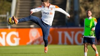 Goede generale voor aanvalsduo Van Persie en Huntelaar [upl. by Thorfinn]