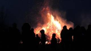 Spectaculaire Kerstboomverbranding in Heeze [upl. by Merwin]