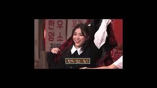 lee know interaction with ryujin and chaeryeong  idol dictation season 2 ep 79 [upl. by Wilmar]