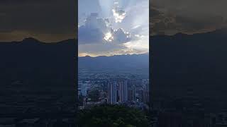 Hermosa espectacular bella impresionante linda ciudad de la eterna primavera Medellín Colombia [upl. by Nyleahcim]