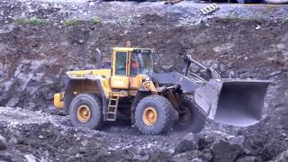 Volvo EC390 Excavator Vs Volvo L180D Wheel Loader Caterpillar 320 Steam Shovel [upl. by Eiramenna]