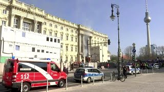 Museumsinsel Brand am Berliner Stadtschloss gelöscht [upl. by Ennylcaj209]