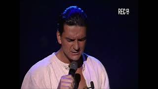 Ricardo Arjona  Se Nos Muere El Amor Gigante Y Usted 1997 [upl. by Guinn]