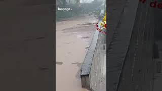 Alluvione a Catania forti piogge strade come fiumi persone bloccate situazione critica a Ripost [upl. by Tennek]