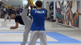 Taekwondo lincredibile raffica di calci del campione olimpico Vito DellAquila [upl. by Rolyt]