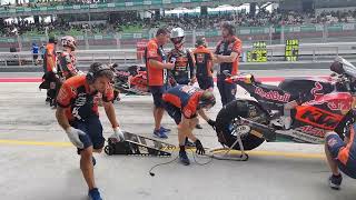 0211102024 MotoGP 2 time trial rain bike tire change Sepang International Circuit [upl. by Eednil]