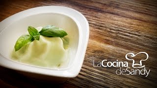 Espuma de Albahaca para Ensalada Caprese  Recetas de ensaladas  Comida italiana [upl. by Alderman]