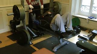 Bench Press 495 lbs RAW  18 years old [upl. by Vogeley]