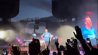 Chris Martin stops Coldplay concert  Berlin 2022 [upl. by Madriene]