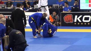 Cicero Costha vs Rogerio Cristo Master 2 Black belt Light Final IBJJF European 2014 [upl. by Eetnwahs509]