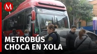 Choque entre Metrobús y camioneta deja 12 lesionados en avenida Xola [upl. by Aremmat281]